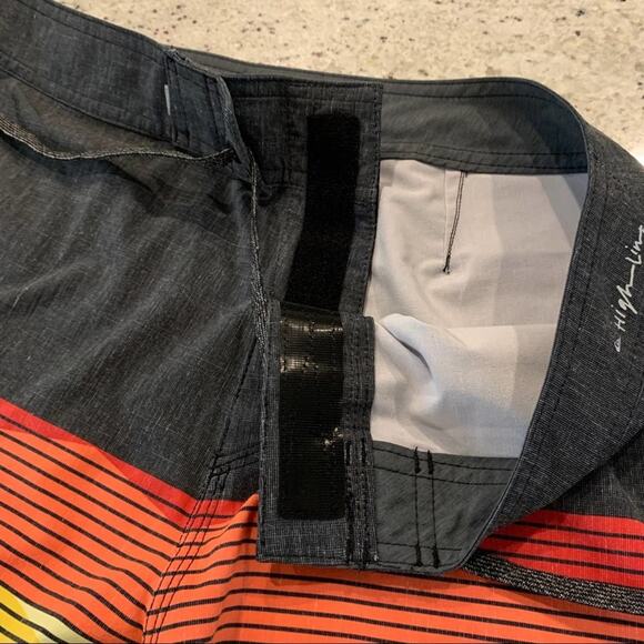 Quick silver high line swim trunks yellow stripe size 32. Tie front with fly. - Picture 6 of 9